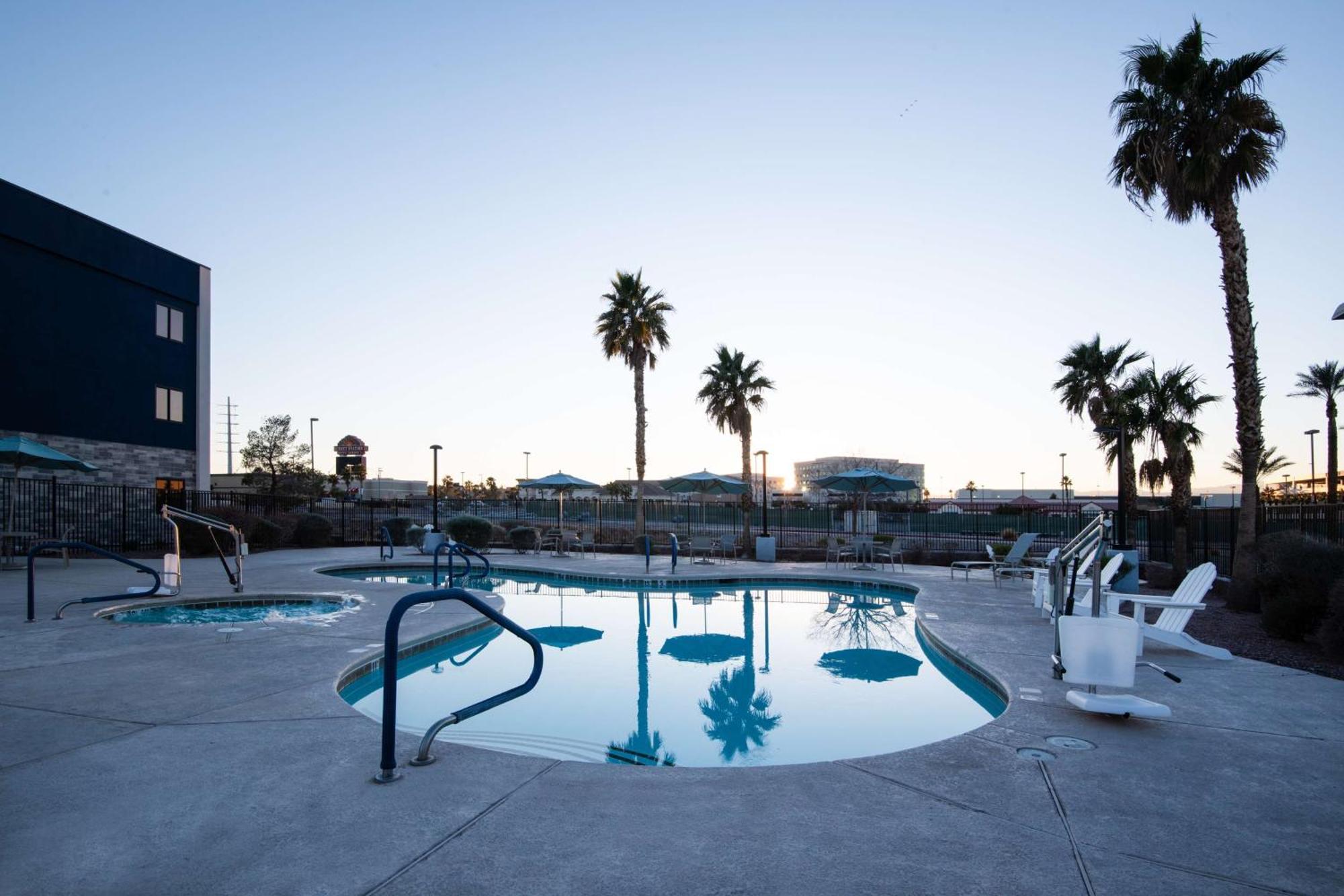 Hampton Inn & Suites Las Vegas-Henderson Экстерьер фото